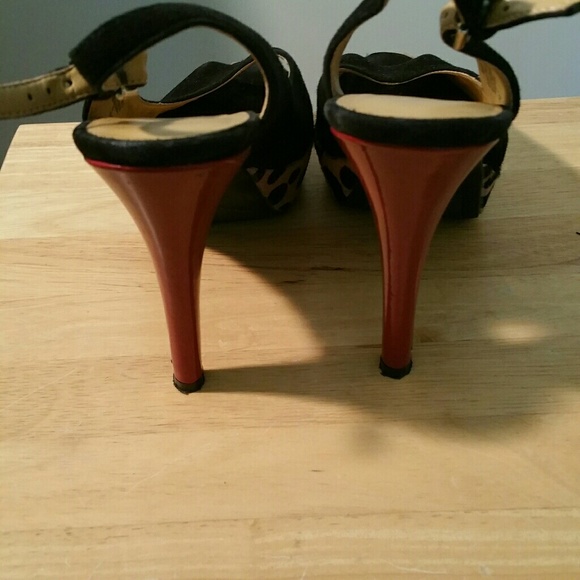 EUC Nine West Woman's Suede & Leather Heels - Picture 3 of 4